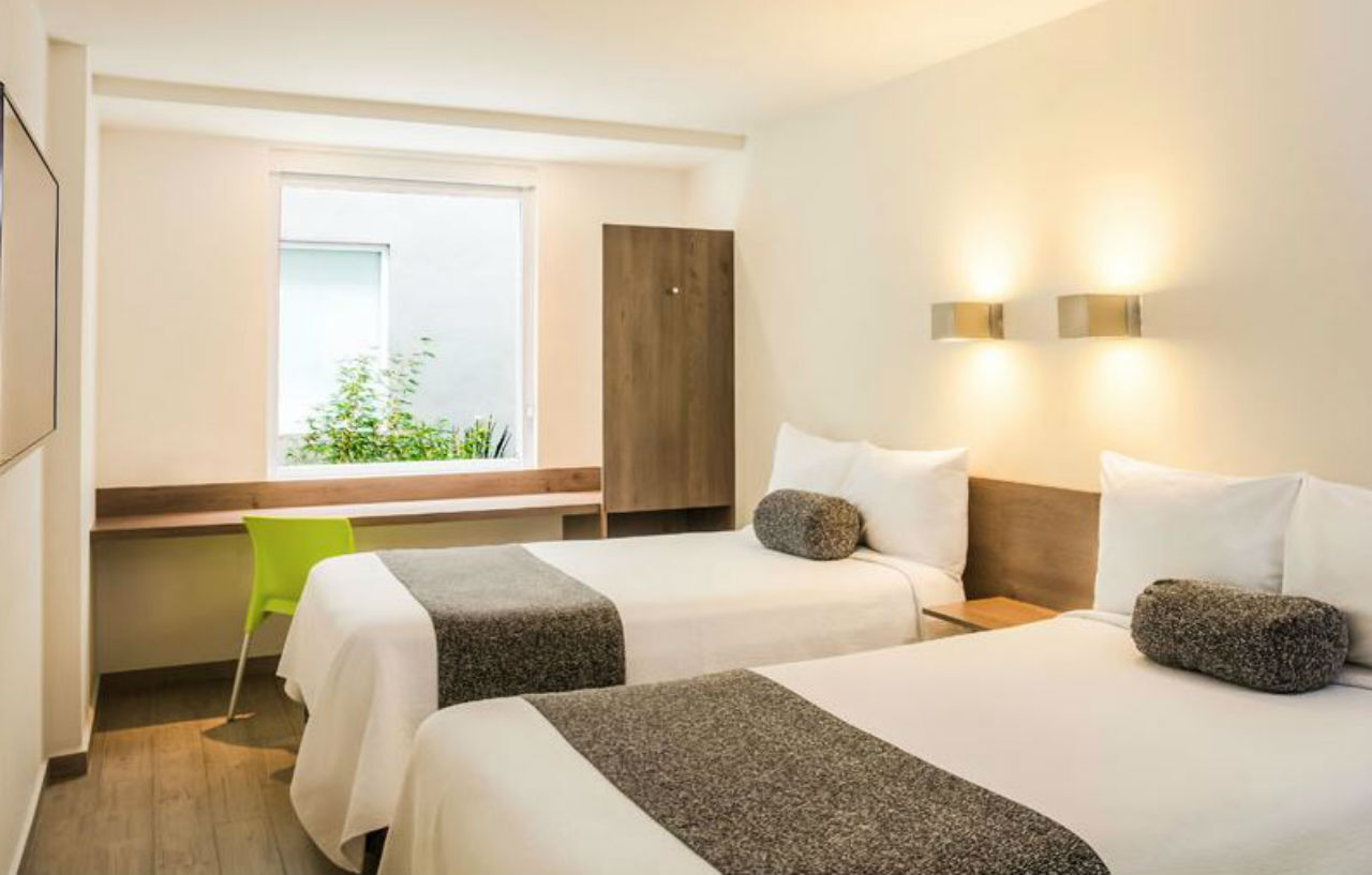 One Ciudad De La Raza Hotel 3*