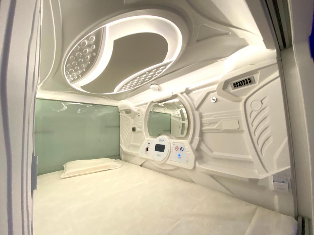 Capsule hotel Izzzleep Wtc Mexico City