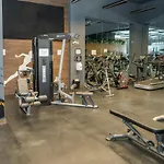 Modern 2 Bedroom Apartment With Gym And Pool