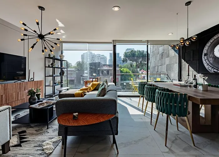 Stylish Urban Retreat With Balcony And Coworking Space