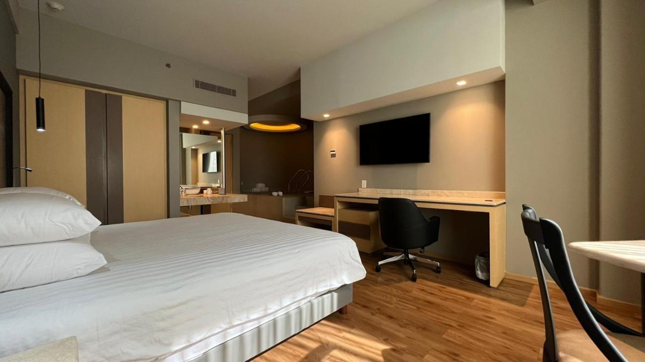 Hotel Ramada By Wyndham Mexico Santa Fe