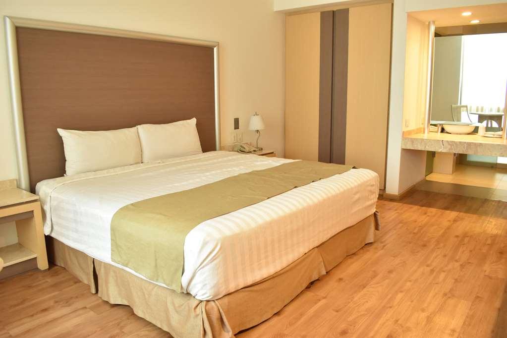 Ramada By Wyndham Mexico Santa Fe 4*