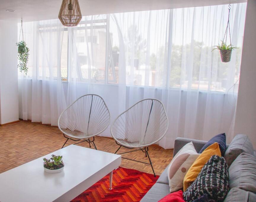 Apartment Delightful 4br Cozy Heart Of Artist District