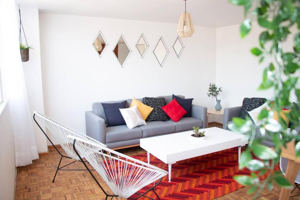 Delightful 4br Cozy Heart Of Artist District