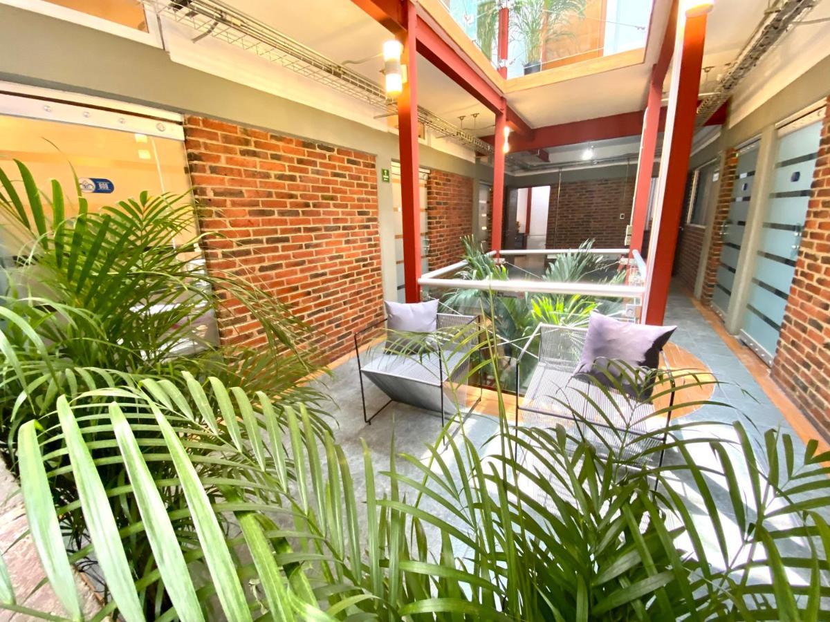 Rhm Spaces - Reforma *