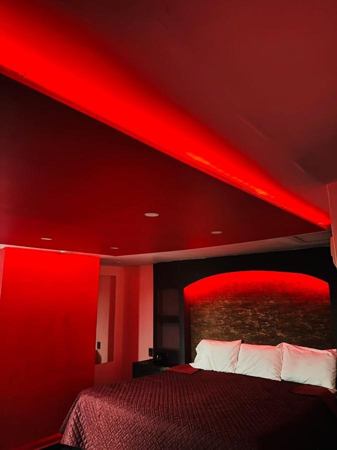 Hotel del amor Ya No Tenemos Servicio