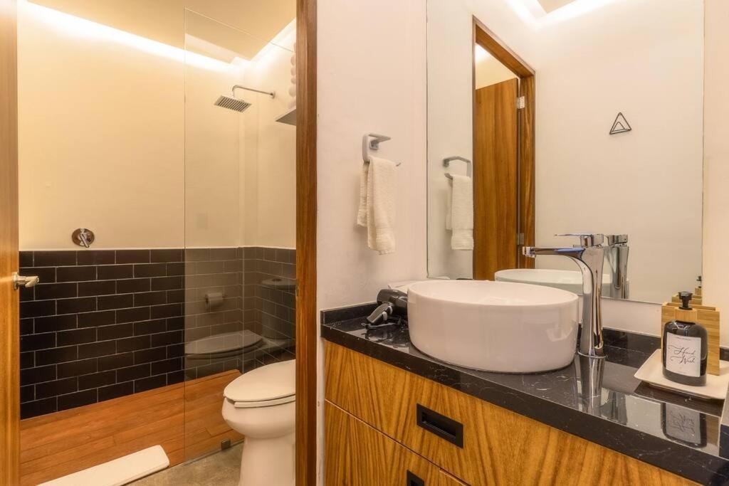 L304 2bdrm 1bath Fits 6 Ac Rooftop