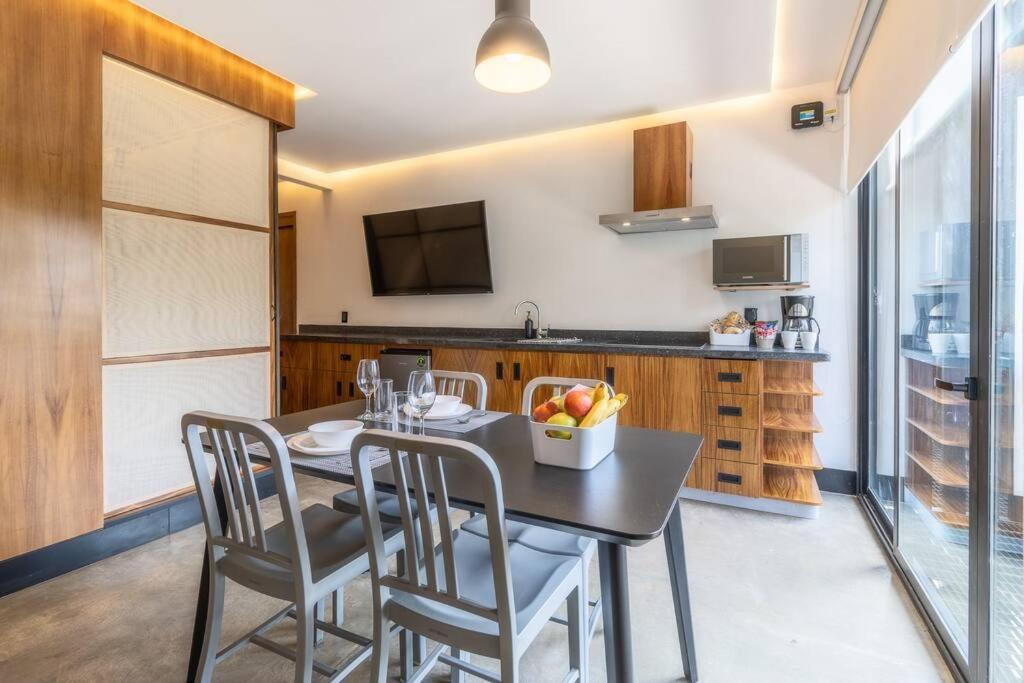 L304 2bdrm 1bath Fits 6 Ac Rooftop *