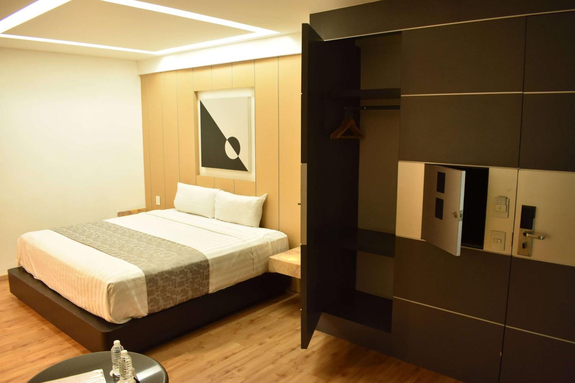 Hotel Ramada By Wyndham Mexico Santa Fe