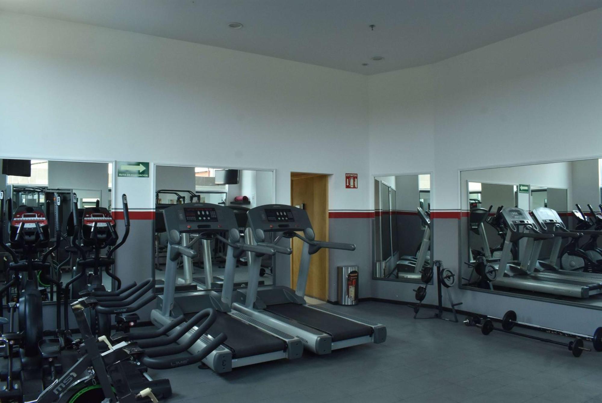 Hotel Ramada By Wyndham Mexico Santa Fe 4*