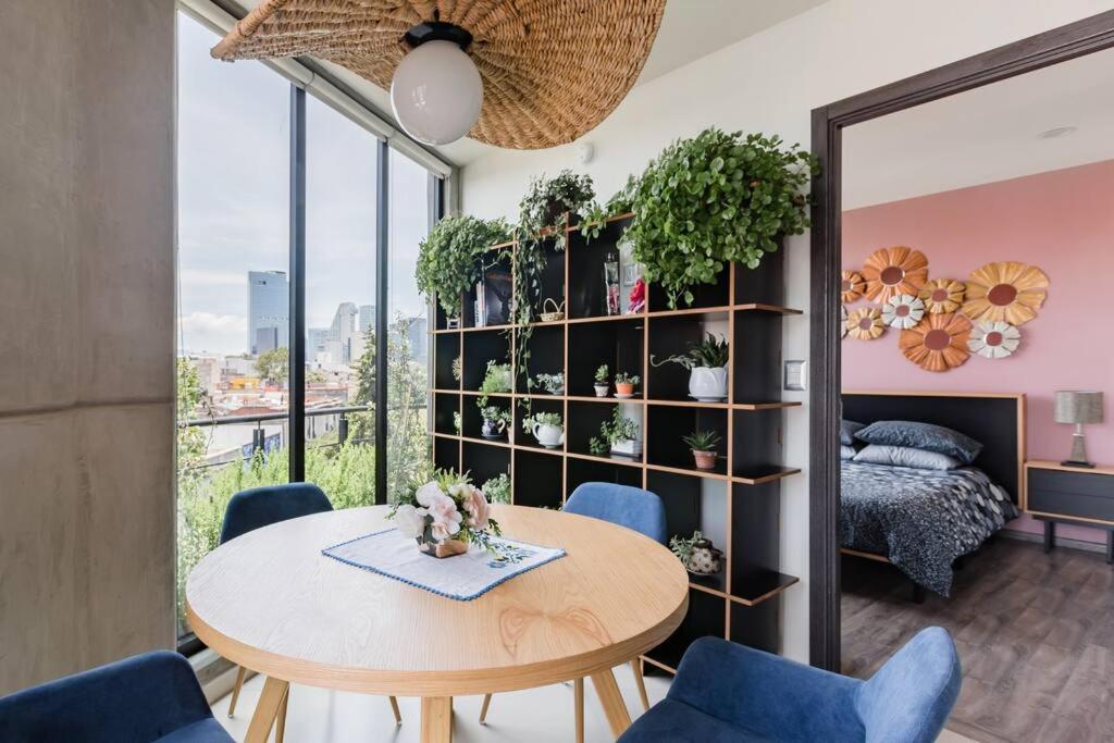 Savor Views Over Breakfast At A Bold, Bohemian Escape Apartamento México DF