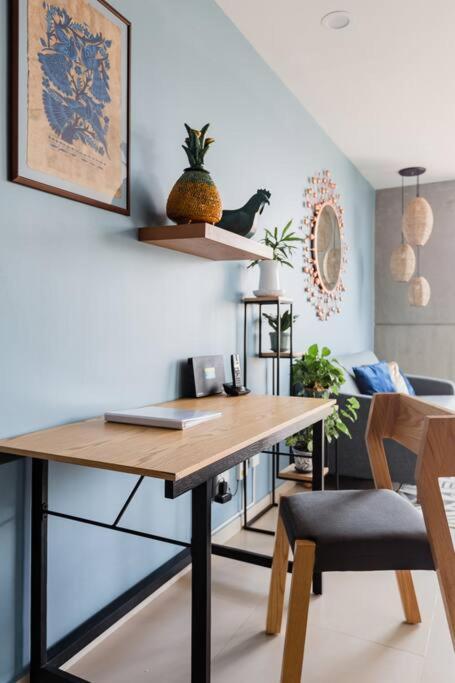 Savor Views Over Breakfast At A Bold, Bohemian Escape Apartamento México DF