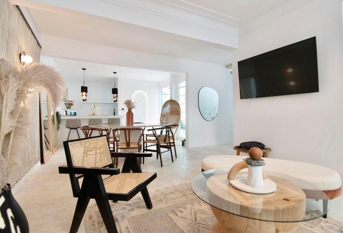 Holiday home Breathtaking House With Patio In Roma Norte *
