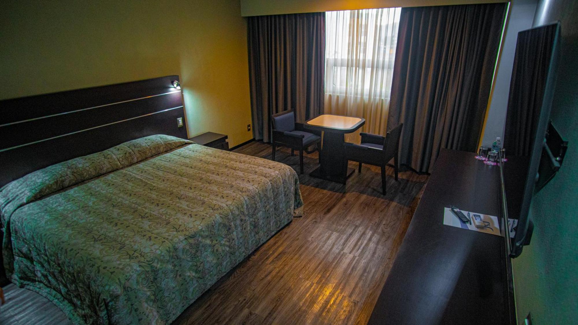 Hotel Parque Satelite