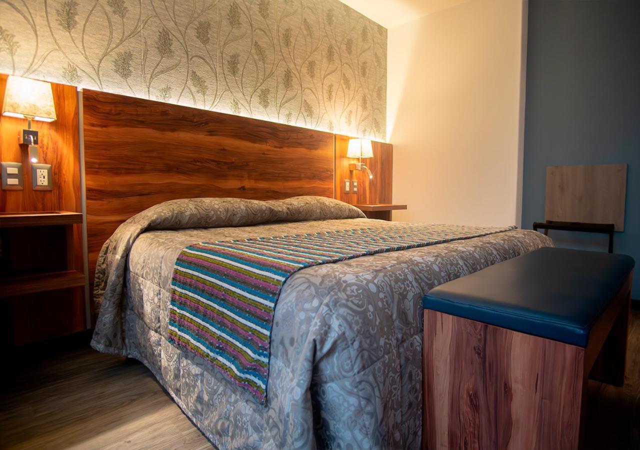 Parque Satelite Hotel
