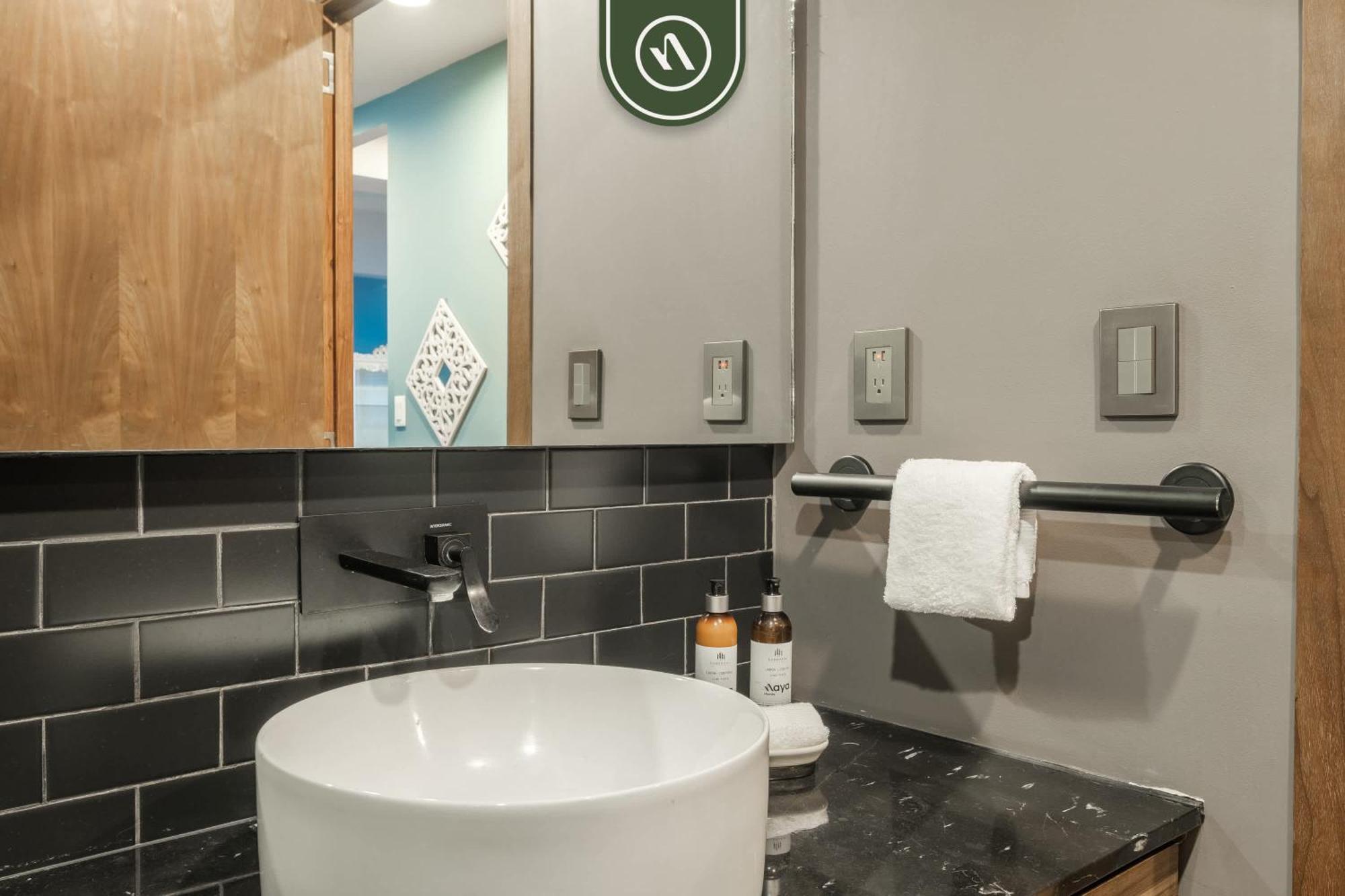 2 Bedroom Penthouse In Roma - Private Rooftop Garden Apartment *