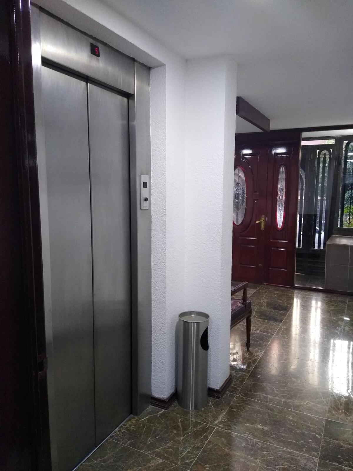 Espacioso Con Oficina Y Internet De Alta Velocidad Apartamento *