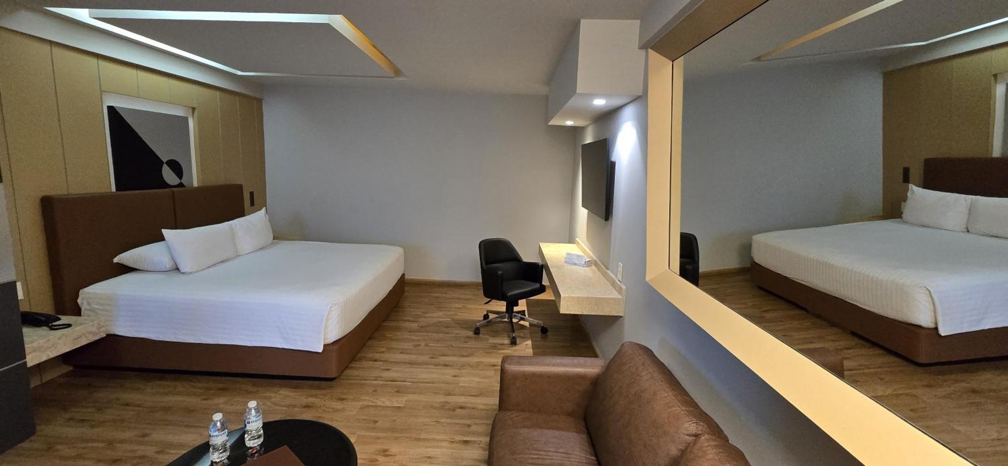 Hotel Ramada By Wyndham Mexico Santa Fe 4*