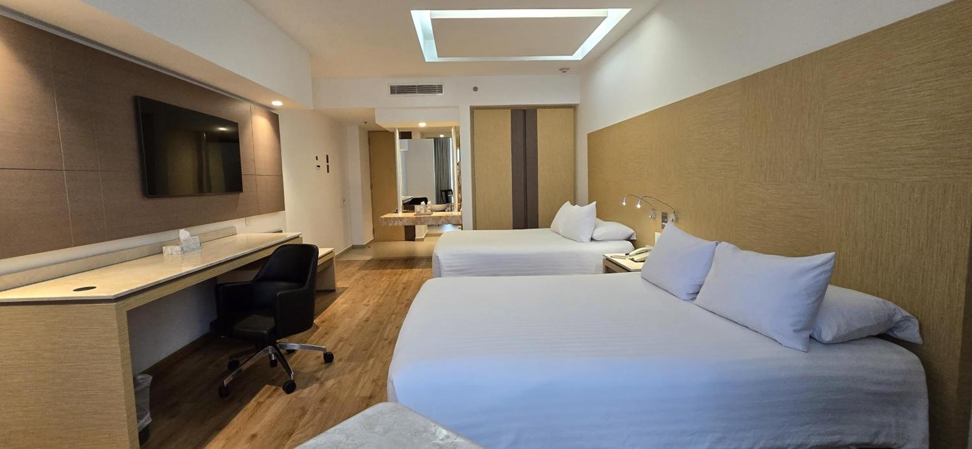 Ramada By Wyndham Mexico Santa Fe Hotel 4*