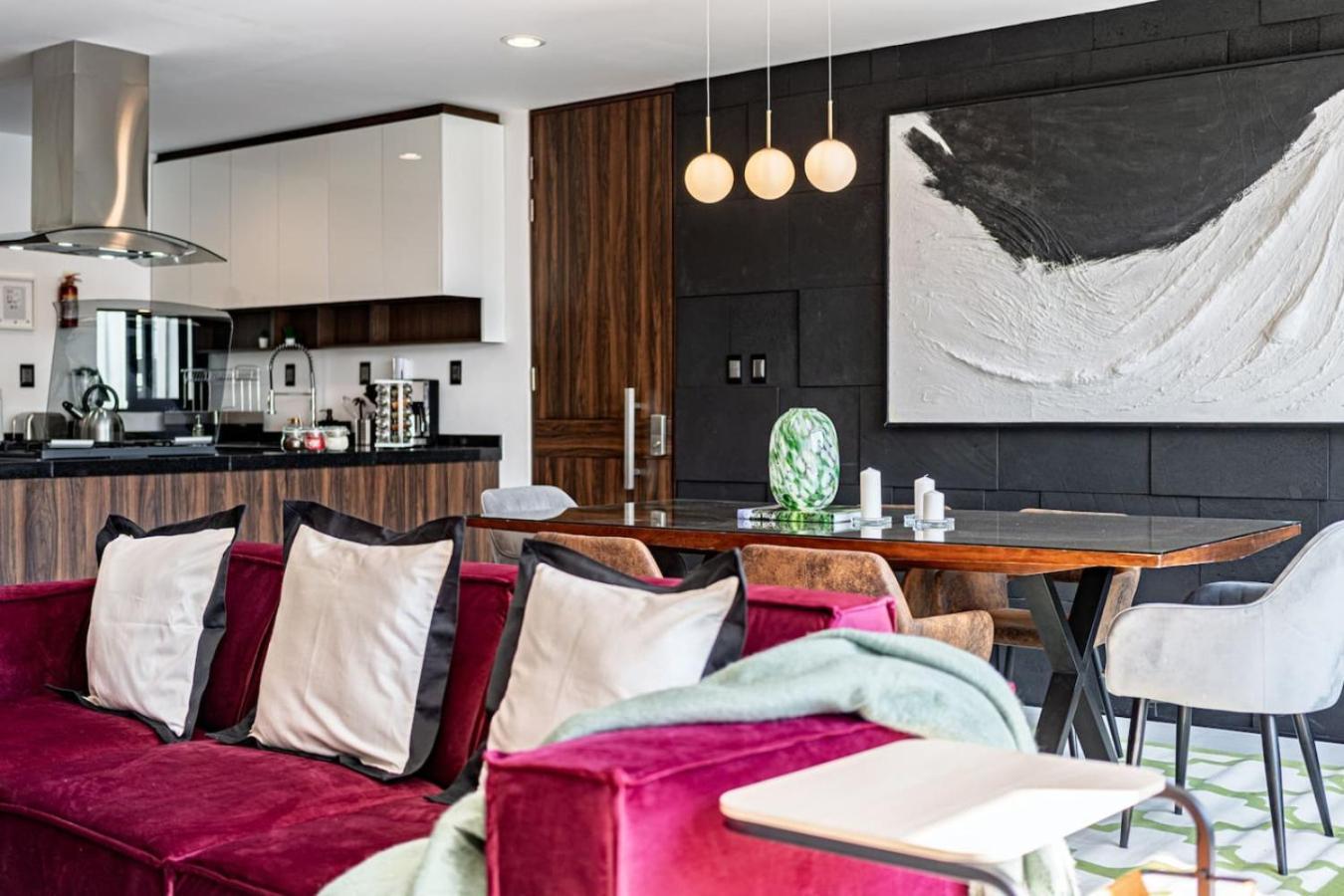 Apartamento Bright Stylish Retreat With Private Balcony And Wifi