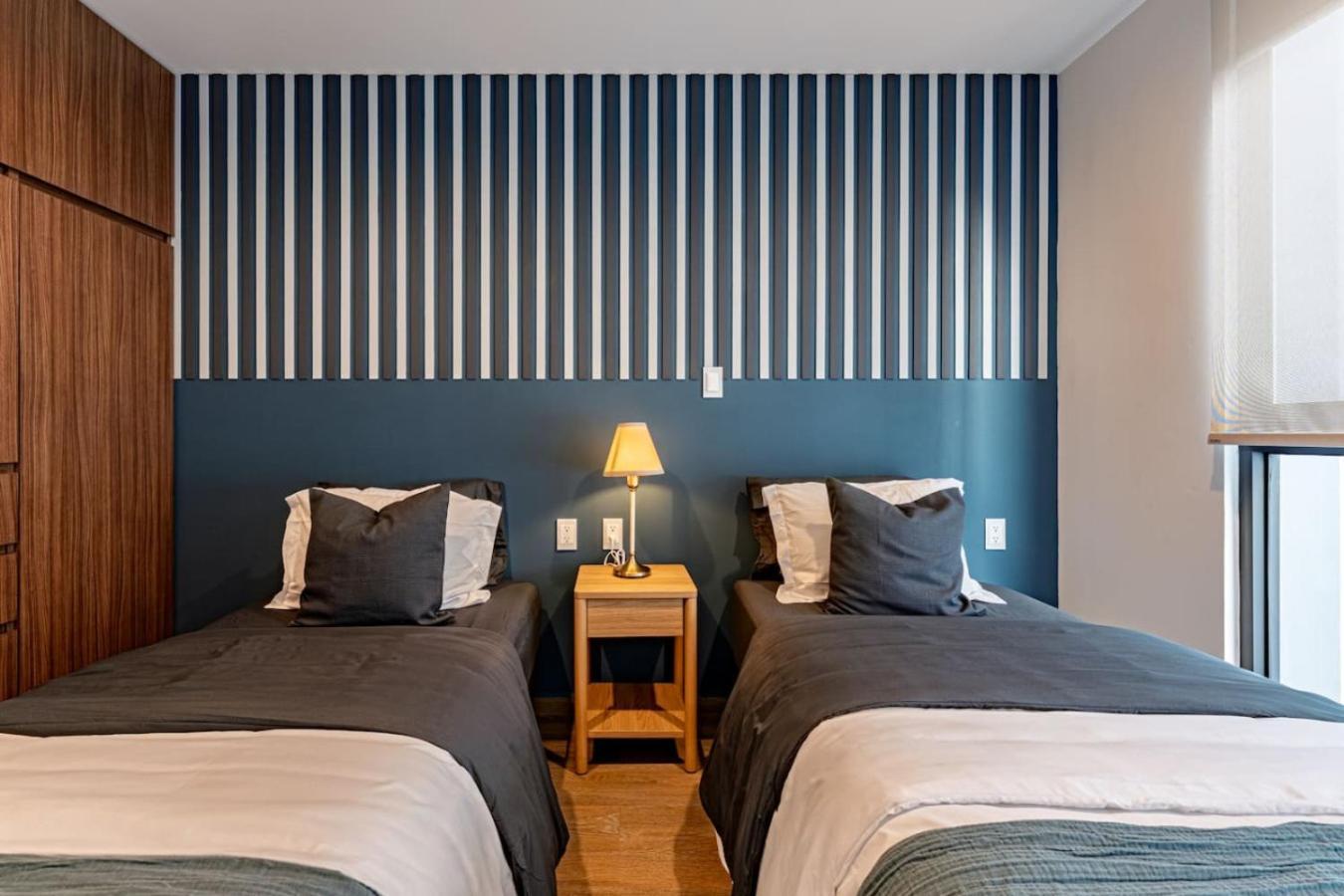Stylish Urban Retreat With Balcony And Coworking Space México DF