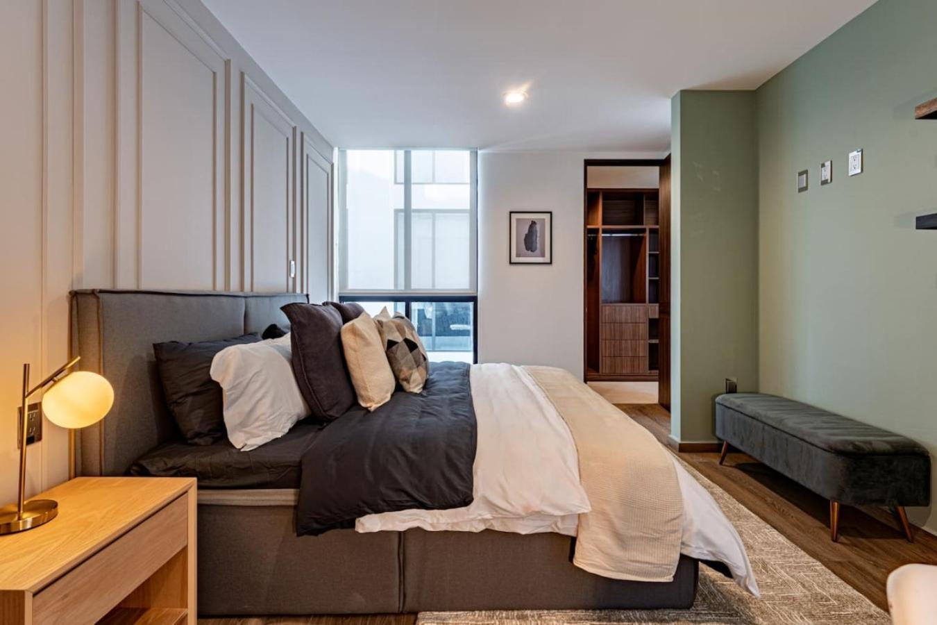 Stylish Urban Retreat With Balcony And Coworking Space México DF