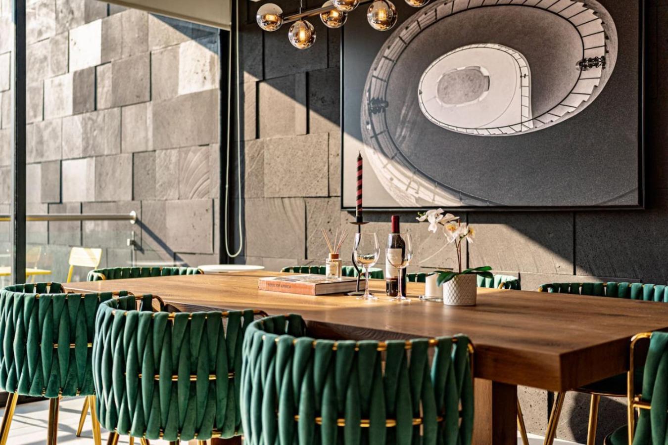 Stylish Urban Retreat With Balcony And Coworking Space México DF