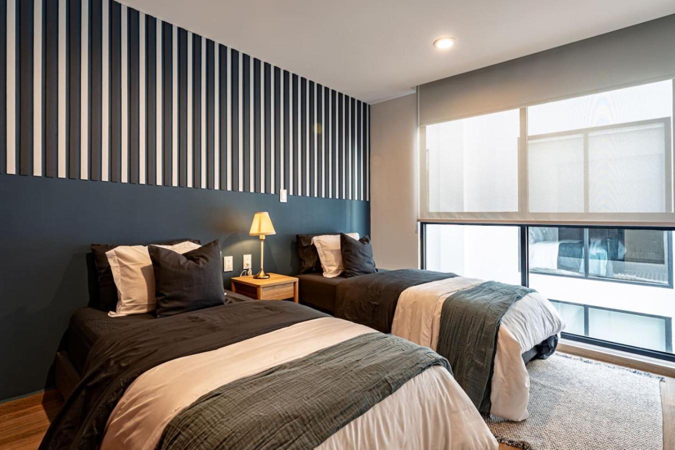 Stylish Urban Retreat With Balcony And Coworking Space México DF