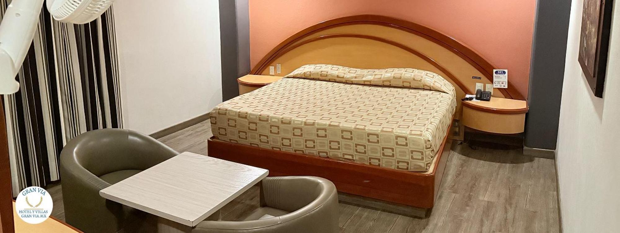 Y Gran Via, Tultitlan Hotel 3*