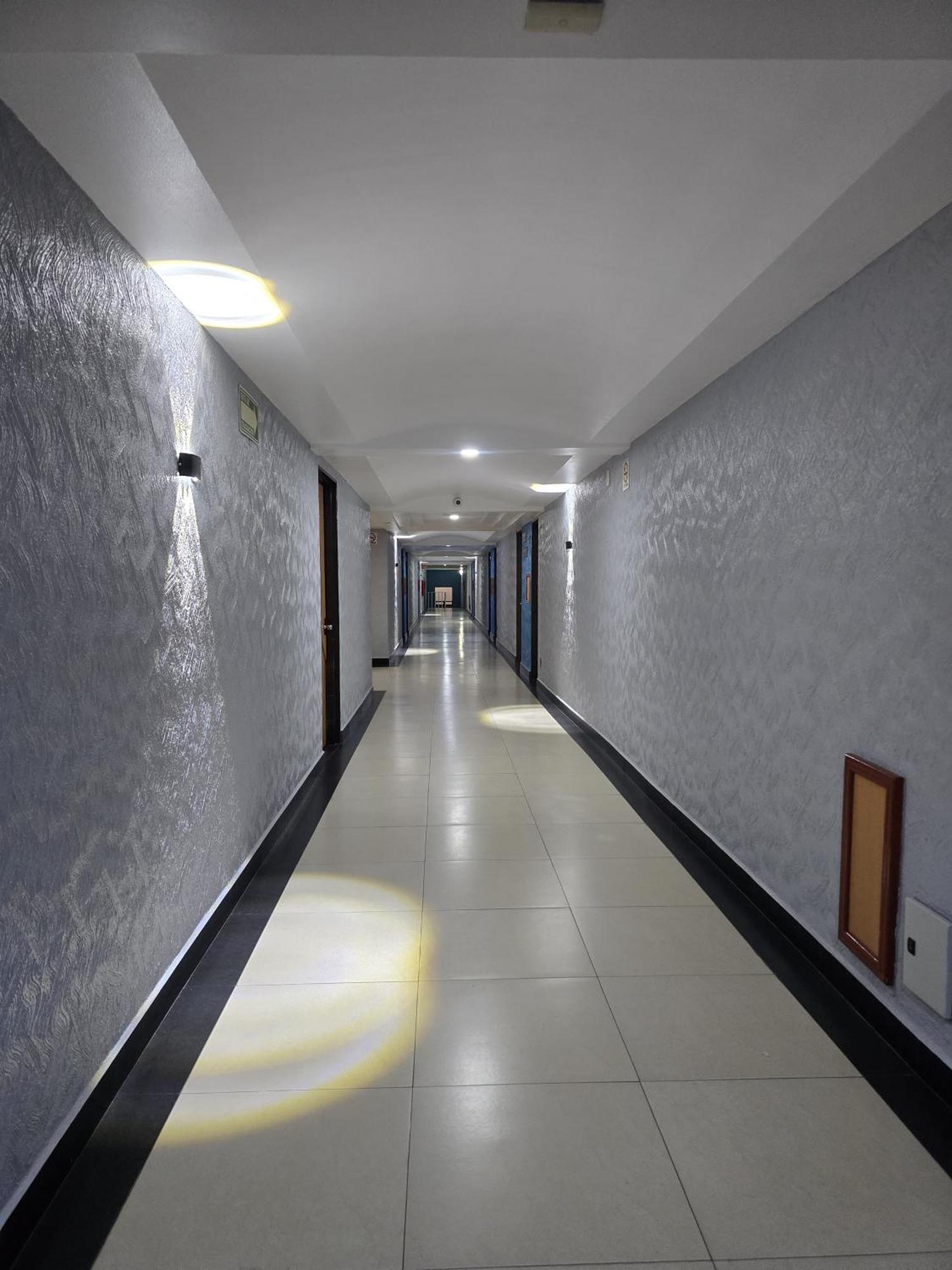 Y Gran Via, Tultitlan Hotel