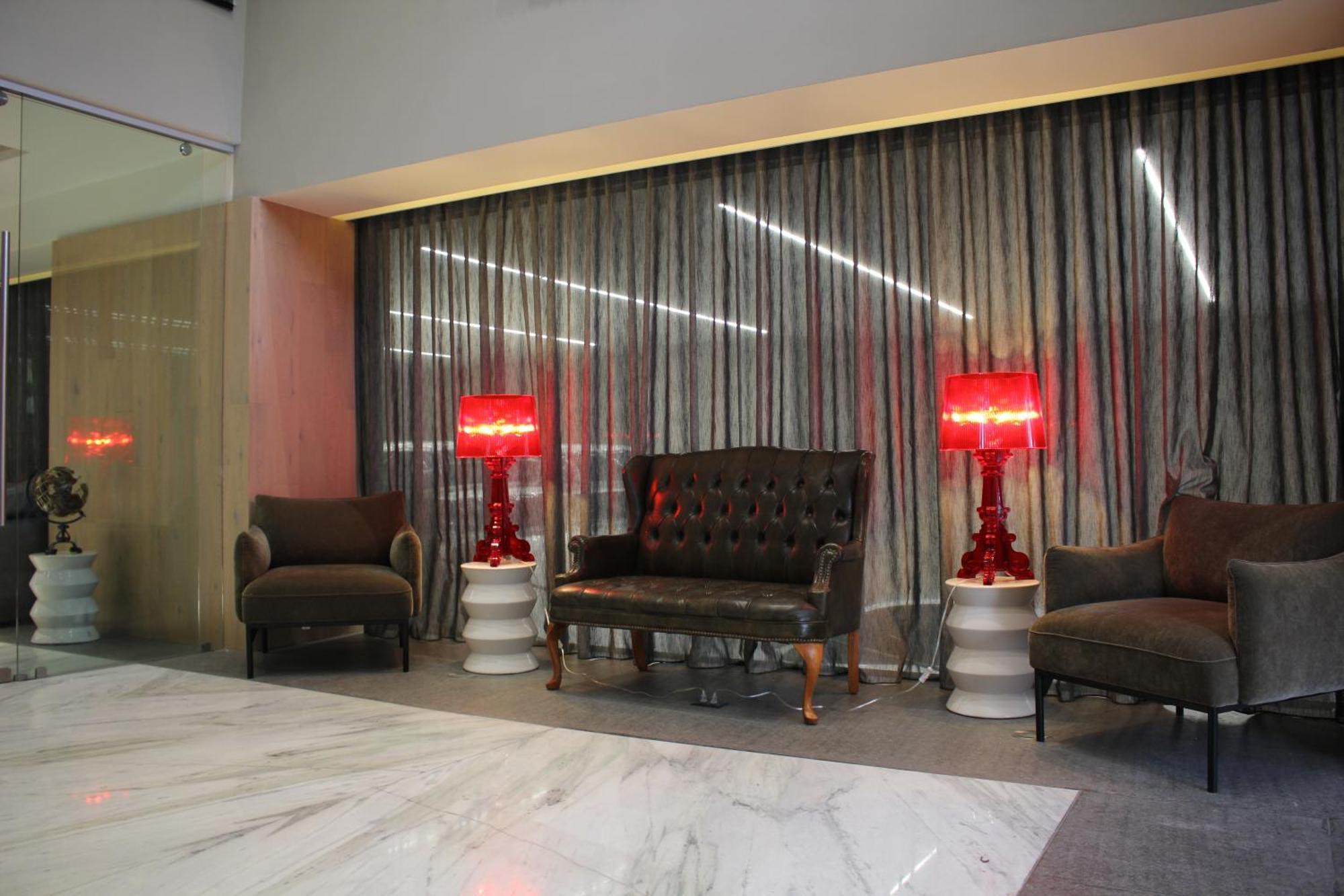 Hive Roma By G 4*