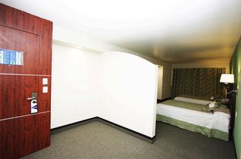 Hotel Parque Satelite 4*