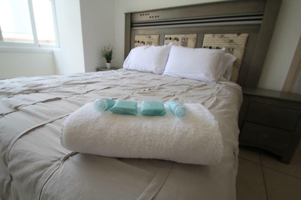 Boutique Downtown 707 Two Bedrooms Apartment