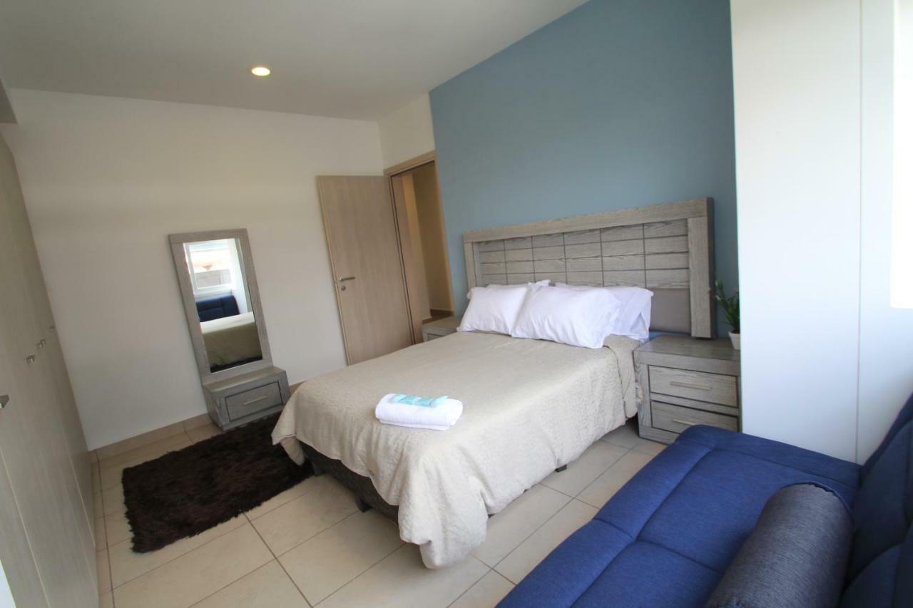 Boutique Downtown 707 Two Bedrooms Apartment