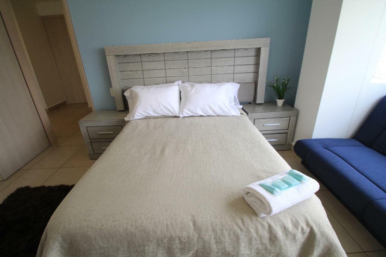 Boutique Downtown 707 Two Bedrooms Apartment *