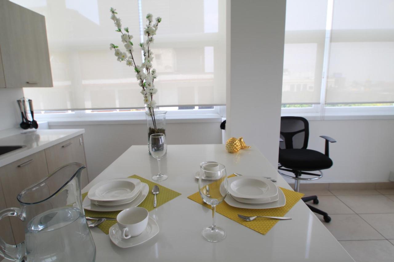 Boutique Downtown 707 Two Bedrooms Apartment