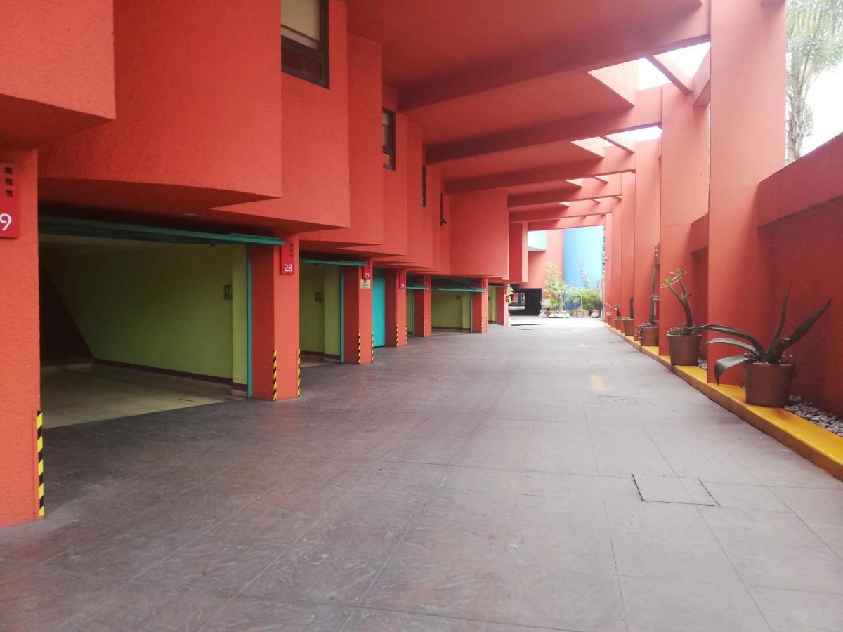 Auto Rosso * México DF
